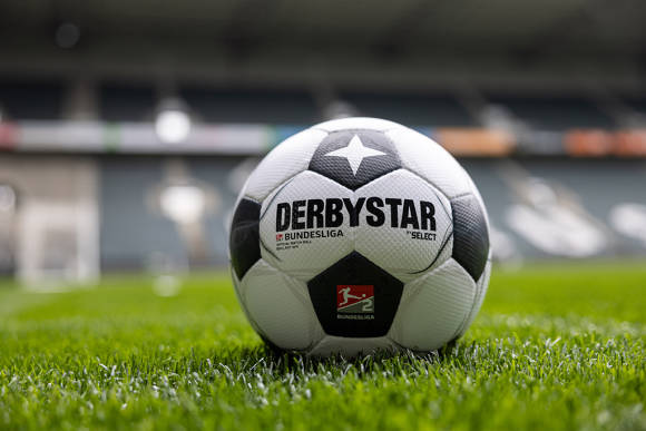 Derbystar hat anlässlich des 50-jährigen Bestehens der 2. Bundesliga eine Sonderedition des offiziellen Spielballs für die Saison 2024/25 vorgestellt. 