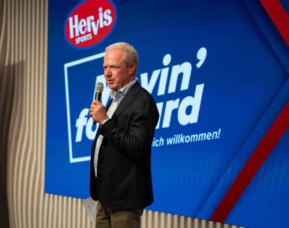 Hervis-CEO Ulrich Hanfeld  stellte in Salzburg die Zukunftsstrategie de Unternehmens vor. 