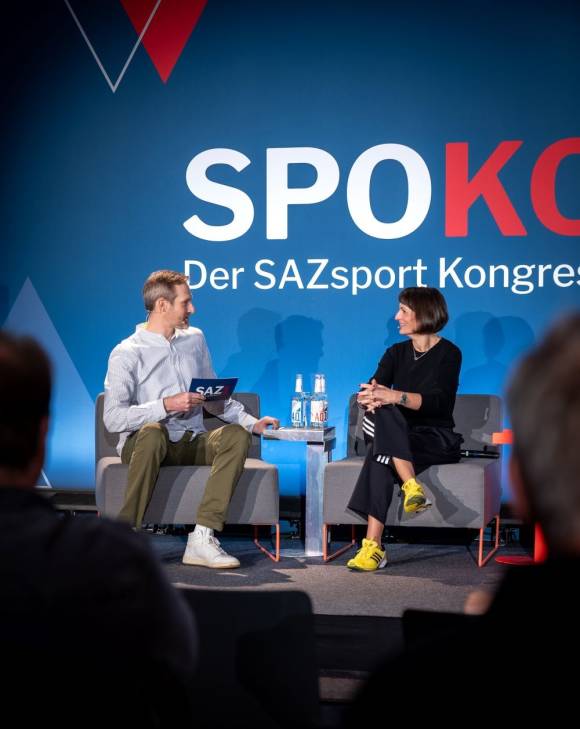 Marina Moguš stellte sich auf dem SPOKO 2024 den Fragen von Alexander Schwer, Managing Director Sport der Ebner Media Group.