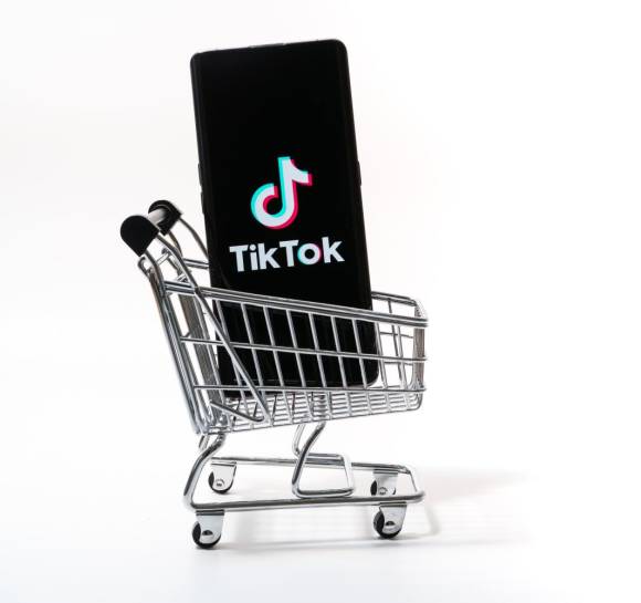 TikTok mischt wohl bald im E-Commerce mit.