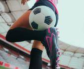 Für Fußballer von der Kreis- bis zur Bundesliga hat Jako seine Fußballschuhe entwickelt, die ab Sommer im Regal stehen sollen.