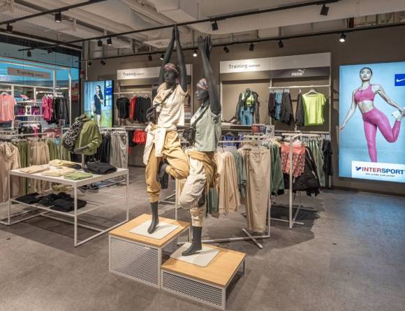 Die Filiale in Weiterstadt gehört zu den 13 Stores von Intersport Voswinkel, die 2024 modernisiert wurden. 