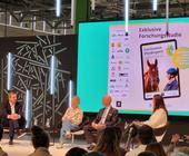Von links: Michael Mronz (Geschäftsführer Aachener Reitturnier GmbH), Karolin Leszinski (Reiter Revue), Hans-Peter Johannsmann (Pikeur + Fachgruppe Pferdesport BSI) und Moderatorin Lisa Kestel bei der Podiumsdiskussion im Anschluss an die Präsentation der