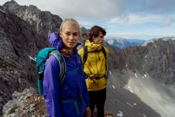 Schöffel Sport versteht sich als Marke, die für das individuelle Abenteuer in der Natur steht – und transportiert diese Botschaft nun mit einer neuen Kampagne. 