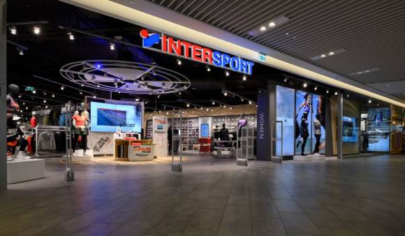 Intersport setzte 2024 auf Expansion, digitale Innovationen und Präsenz bei internationalen Sportereignissen, um seine Marktposition weiter auszubauen. 