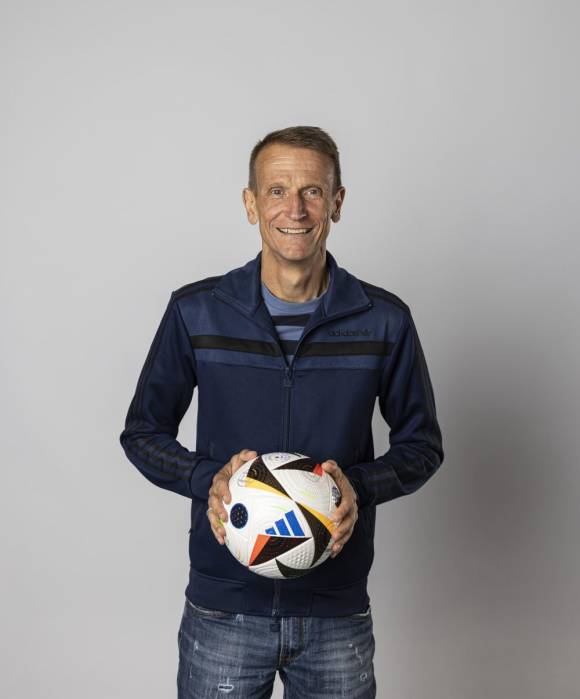 Jan Runau – das Gesicht hinter der Stimme von Adidas: 33 Jahre Kommunikation mit Leidenschaft, Loyalität und den drei Streifen im Herzen.
