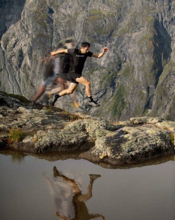 Die Marke NNormal bringt spannende Schuhneuheiten für Trailrunner auf den Markt. Mitgründer war 2022 Kilian Jornet, einer der Topstars der Berglaufszene.