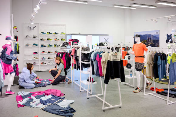 Das MOC München bietet individuell gestaltbare Showrooms und lädt zum Austausch ein.  