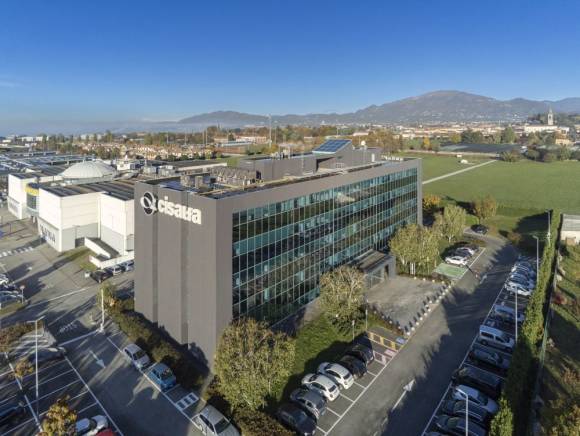 Die Cisalfa Group hat ihr Headquarter in Curno in der Provinz Bergamo. 