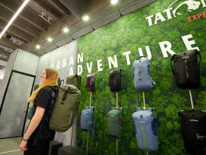 Auch einige Outdoor-Marken wie Tatonka, Vaude oder Deuter waren auf der Eurobike präsent – und zeigten ihre Bike-Ausrüstungsprodukte wie Rucksäcke und anderes.