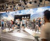 Fünf Tage präsentierten in der Messe Frankfurt 1.500 Hersteller ihre Neuheiten rund ums Radfahren .