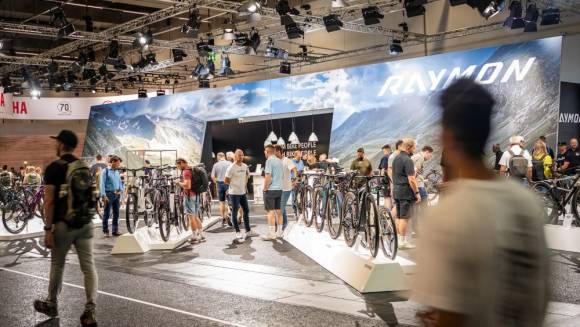 Fünf Tage präsentierten in der Messe Frankfurt 1.500 Hersteller ihre Neuheiten rund ums Radfahren . 