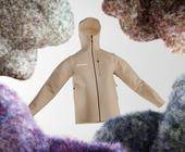 Mammut verarbeitet das Polyester aus Seilverschnitt zum Isolationsmaterial Loopinsulation, das für neue Produkte verwendet wird und laut Unternehmen deutlich weniger CO2 verursacht als Neupolyester.