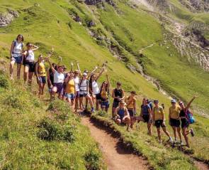 Niemand kennt die Belange der Frau im Outdoor-Bereich besser als die Frauen selbst. Die gut 20-köpfige LaMunt-Crew begleitet die Entwicklung der Marke von Anfang an.