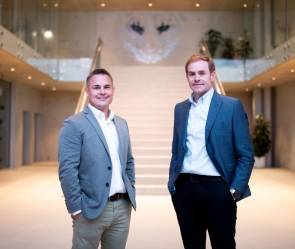 Jeweils seit mehr als 15 Jahren an Bord der Oberalp-Gruppe: Andreas Ehinger (l.) und Sebastian Schaller in der Dynafit Speed Factory. 