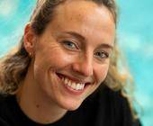 Leonie Beck bringt ihre Erfahrung als ehemalige Spitzensportlerin in ihre neue Rolle bei Arena ein – als Bindeglied zwischen Marke und Schwimmvereinen in Deutschland.