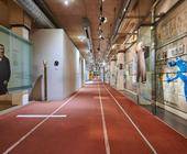 Rund 2.000 Exponate zur Geschichte des Sports zeigt das Sport & Olympia Museum in Köln, das im Jahr 1998 eröffnet wurde.