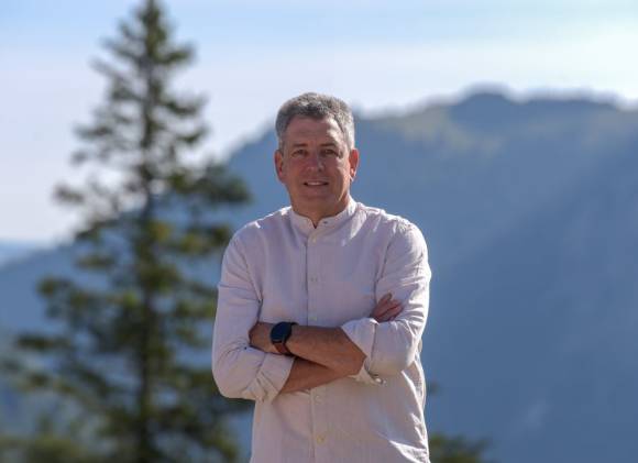 Andy Schimeck ist seit mehr als 25 Jahren in der Outdoorbranche tätig. 