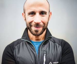 Manfred Meindl, Marketingchef von Vaude, betont, dass Markenmissbrauch und Online-Betrug der Glaubwürdigkeit des Onlinehandels generell schaden.  