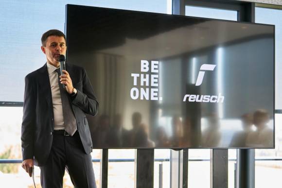 Reusch-CEO Erich Weitzmann betonte in seiner Ansprache zur offiziellen Eröffnung des neuen Firmensitzes die große Bedeutung des Umzugs für das Familienunternehmen. 