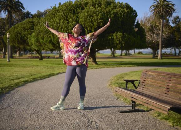 Schausüielerin Natasha Rothwell ist Asics-Markenbotschafterin für die Kampagne „Everyday Escape“.  
