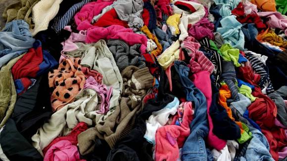 12,6 Millionen Tonnen Textilabfälle fallen laut der neuen European Circular Textile Coalition jährlich in Europa an – das Bündnis sieht darin einen wichtigen Rohstoff für neue Produkte. 