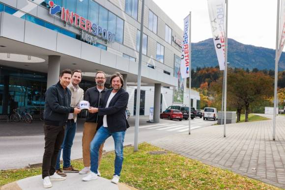 v.l.: Mario Stecher (ÖSV-Sportdirektor), Christian Scherer (Generalsekretär des ÖSV), Johannes Kastenhuber (Marketingleiter INTERSPORT Austria), Franz Koll (Geschäftsführer INTERSPORT Austria) geben gemeinsam ihre Partnerschaft bekannt.  