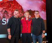 (v. l.) Tom Streicher, Geschäftsführer von Sport Streicher und Sprecher des Sport-2000-Händler-Beirats, Irina Andorfer, Geschäftsführerin von Sport 2000 Österreich, und Dominik Solleder, Geschäftsführer des Sport-2000-7-Länder-Verbunds sowie von Sport 200 (v. l.) Tom Streicher, Geschäftsführer von Sport Streicher und Sprecher des Sport-2000-Händler-Beirats, Irina Andorfer, Geschäftsführerin von Sport 2000 Österreich, und Dominik Solleder, Geschäftsführer des Sport-2000-7-Länder-Verbunds sowie von Sport 200