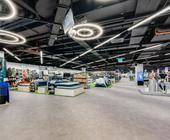 In mehreren Galeria-Warenhäusern entstehen neue Shop-in-Shop-Flächen, die das Sportangebot von Decathlon in die Innenstädte bringen sollen.