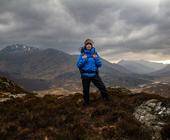 Die schwedische Outdoormarke Fjällräven steht für robuste, funktionale Bekleidung für Abenteuer in der Natur - und setzt dabei auf Langlebigkeit und unweltschonende Materialien.