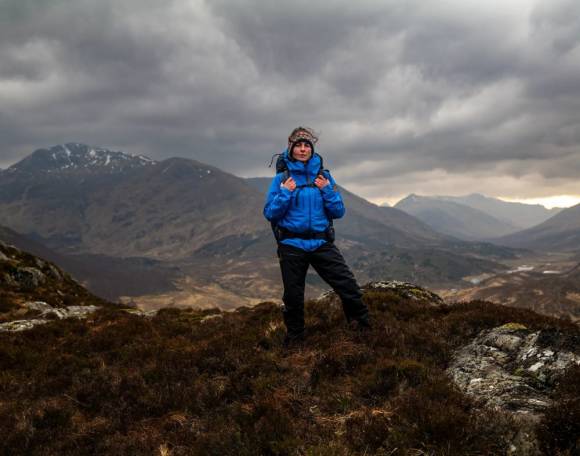 Die schwedische Outdoormarke Fjällräven steht für robuste, funktionale Bekleidung für Abenteuer in der Natur - und setzt dabei auf Langlebigkeit und unweltschonende Materialien. 