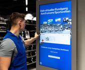 Decathlons City-Stores verbinden ein kompaktes Sortiment mit digital gestützten Einkaufsmöglichkeiten.