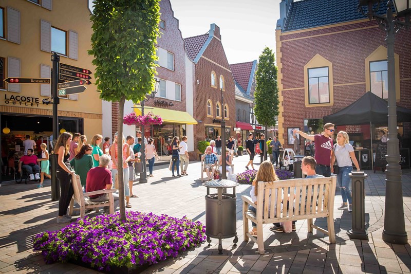 Asics zieht in die Sportler WG im Outlet Center Ochtrup sazsport